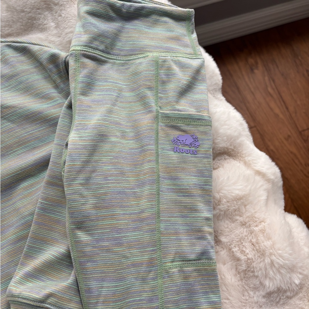 Roots 2 piece leggings and top - Picture 3 of 5
